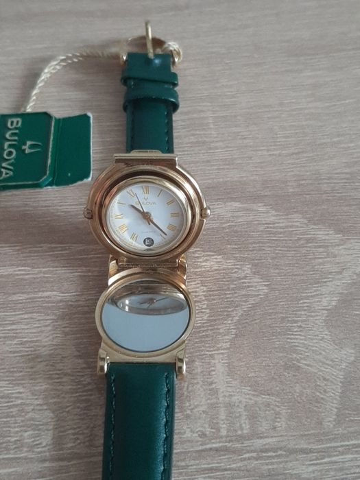 Ceas Damă BULOVA Vanity Locket - Placat cu Aur - Swiss Made - cu Oglindă și Medalion Secret - Nou (NOS), RAR, colecție
