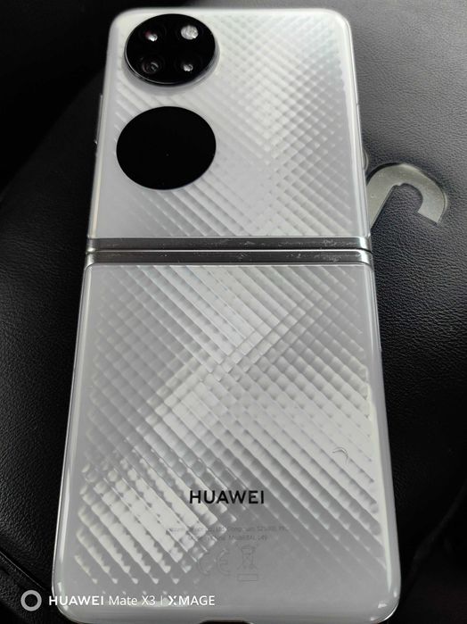 Huawei P50 pocket