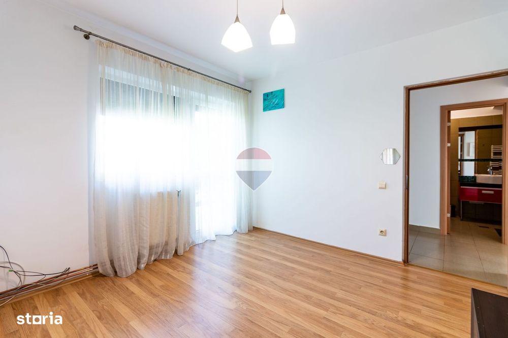 Casă / Vilă cu 6 camere de vanzare in Corbeanca, centru, autobuz, Mega