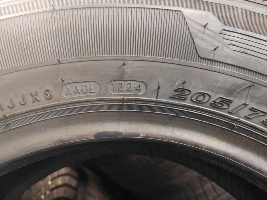 2бр.летни гуми 205/75/16C Nexen