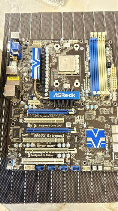 Дъно / ASRock  890GX Extreme3 плюс процесор Pheonom 2 x6