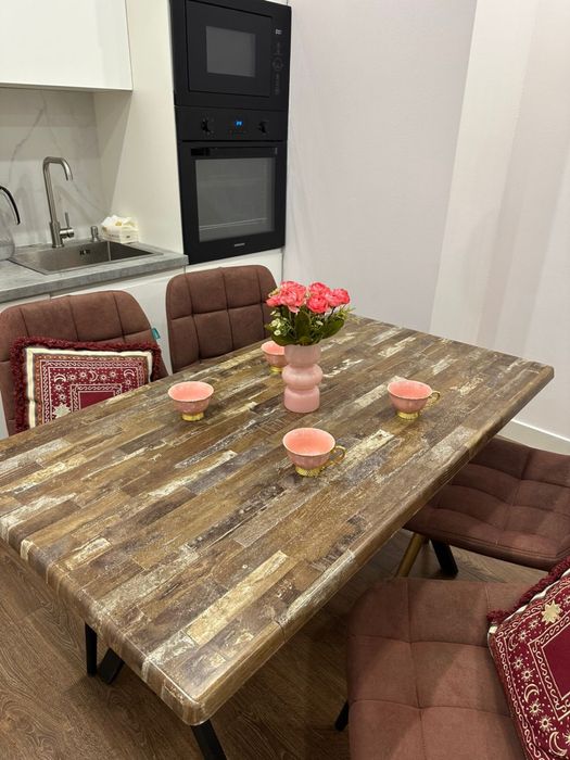 Качественный стол и удобные стуль 4 шт