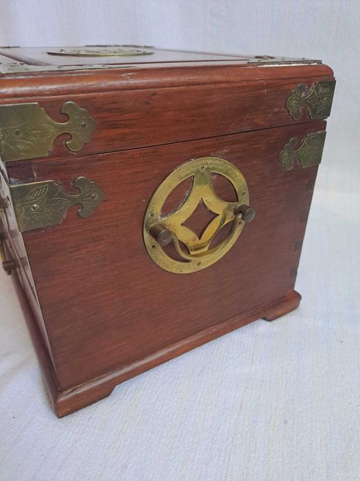 caseta dulapior bijuterii lemn trandafir bronz 31/21/20 cm