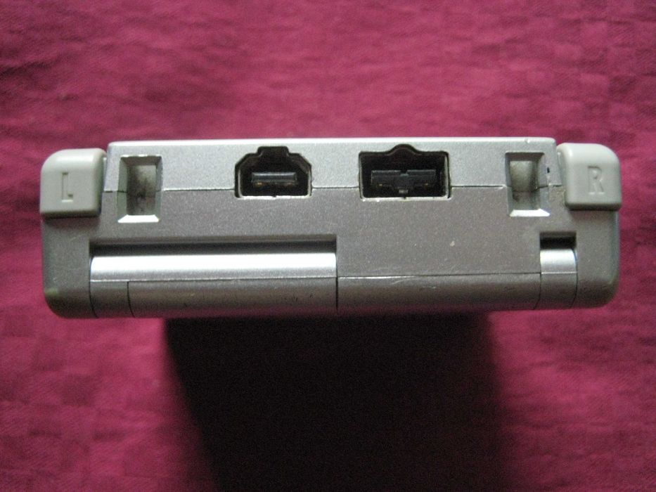 Продавам конзола GBA SP AGS-001 + игра