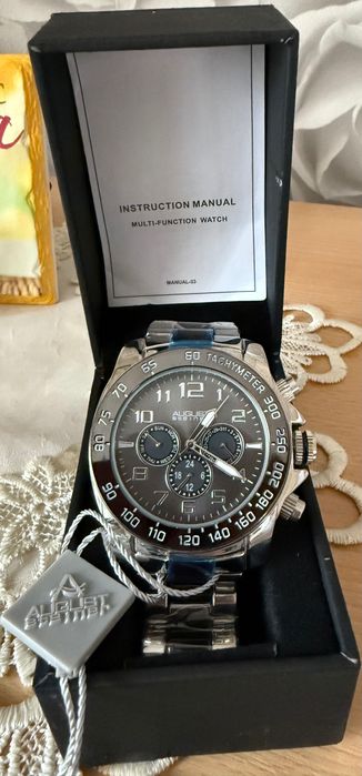 Vând ceas de barbati August Steiner nou, sigilat