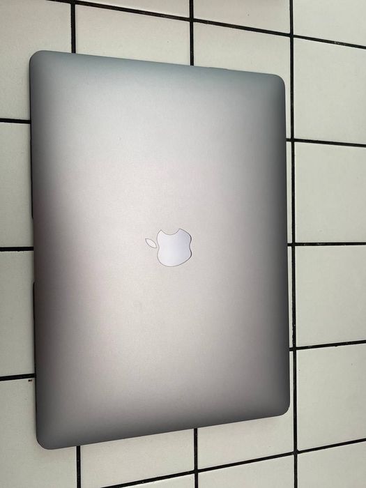 Продам MacBook Air 13 M1 Б/У