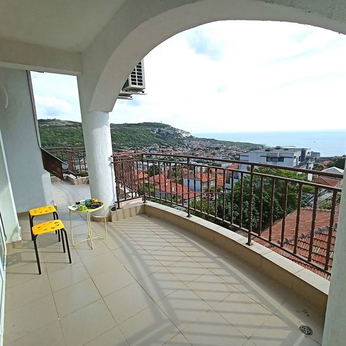 Продава се Тристаен апартамент в Балчик - 108 кв.м за 1181 €/кв.м - Снимка #1