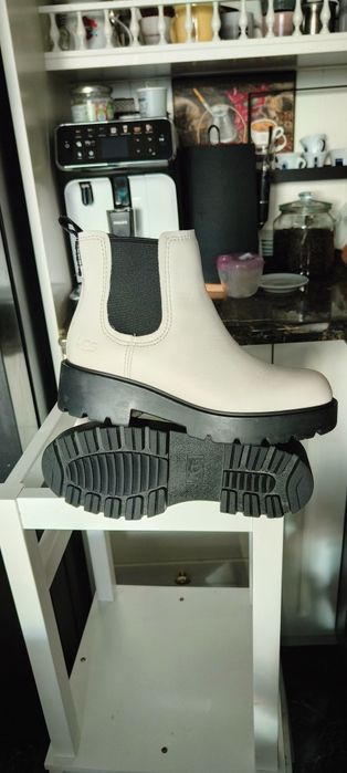 Ghete Chelsea UGG piele alb 37 originale