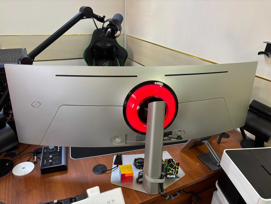 Монитор Samsung Odyssey OLED G9