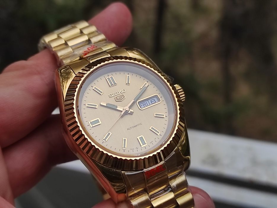 Seiko 5 gold pvd