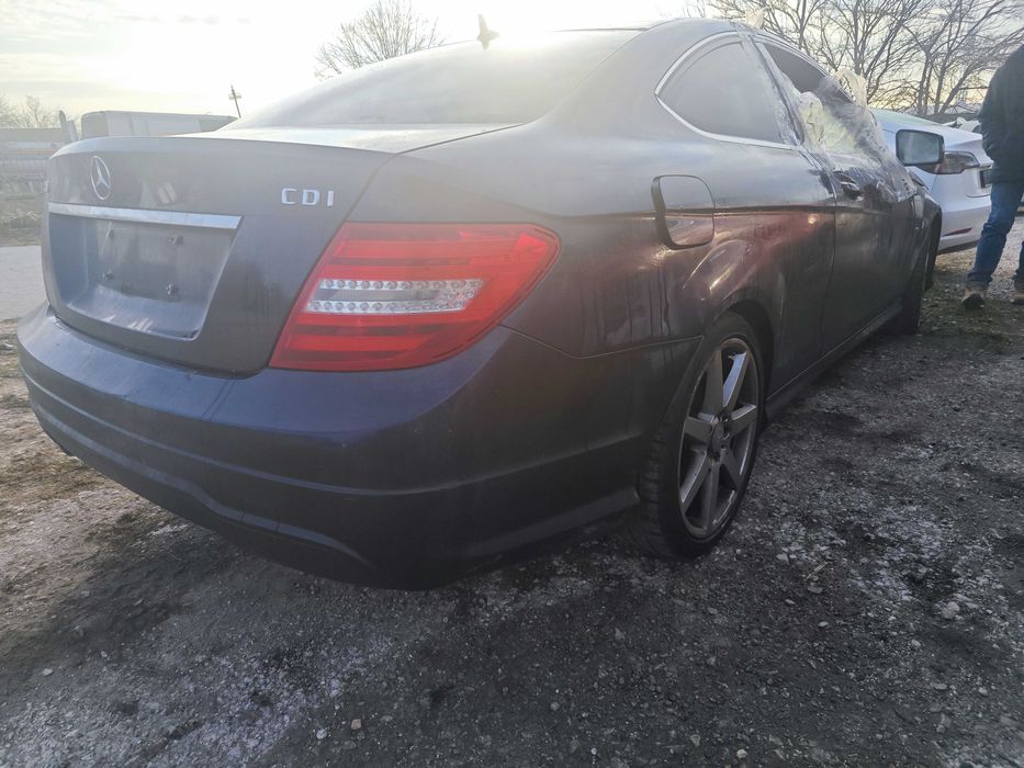 На Части Mercedes W204 Coupe C class 651 автомат 76000 на километраж