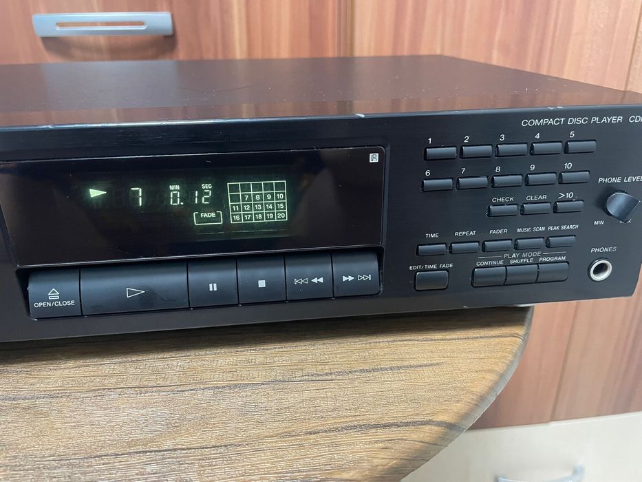 Sony CDP-315 Compact Disc Player