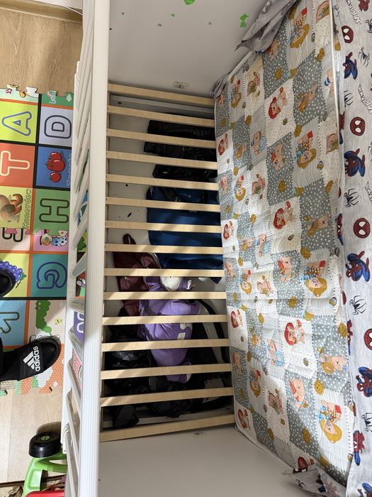 Продавам детско легло.