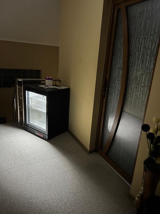 Vitrina frigorifica minibar pentru produse ready-to-go