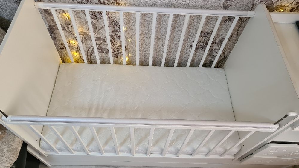Детская кроватка-трансформер + матрас