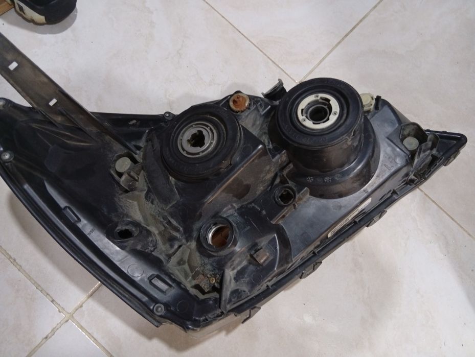 Левая фара, Тайвань.