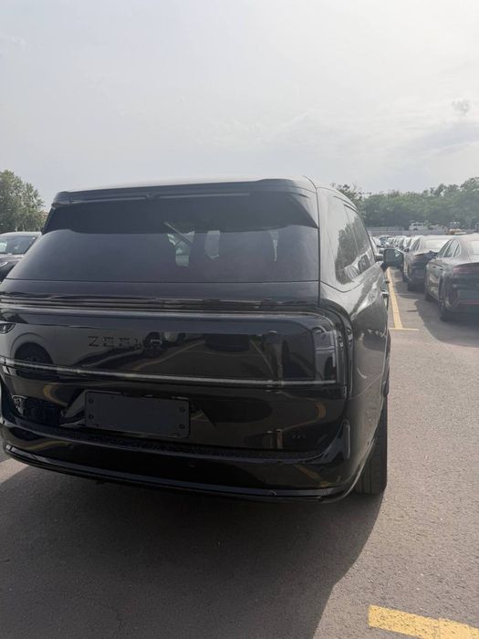 Zeekr 9x 70kw Black edition 2026