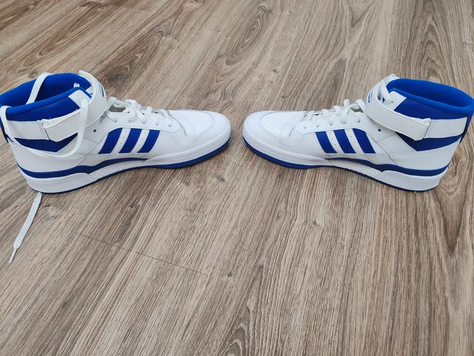 Кроссовки Adidas