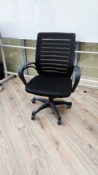 Продам офисные стулья