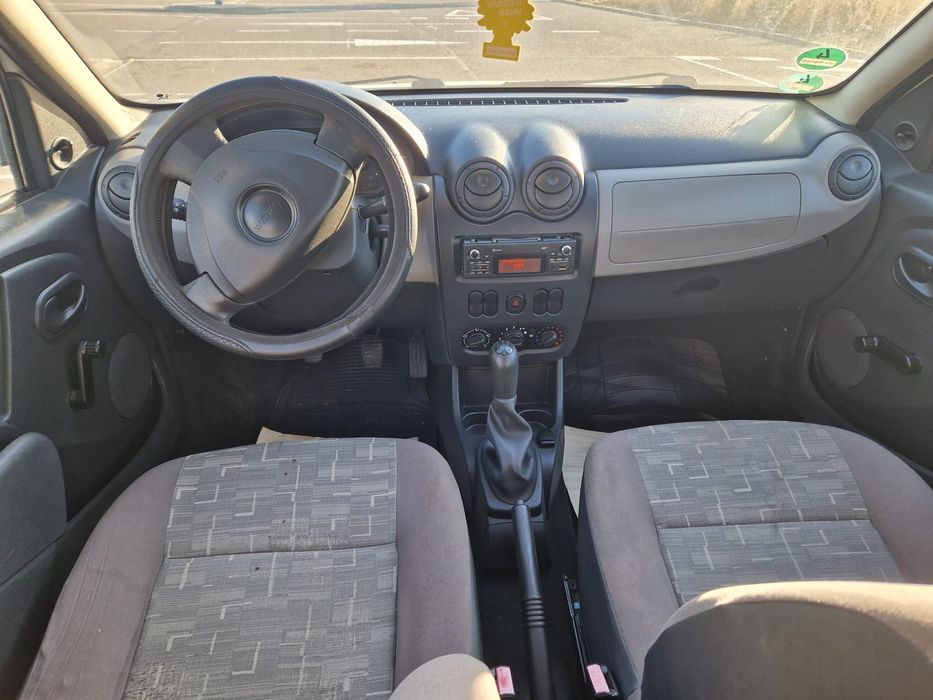 Vînd Dacia Sandero