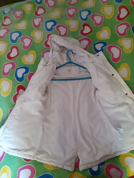 Продам детскую куртку для девочки