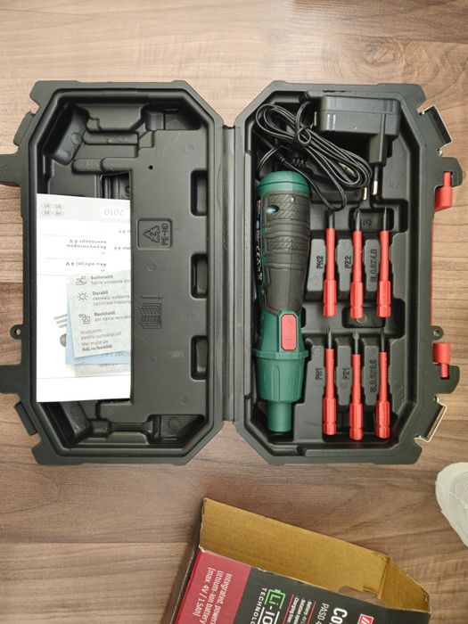 Surubelnita electrica 4v Parkside reincarcabila noua la cutie