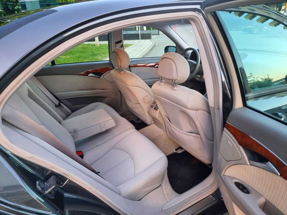 Mercedes E 240 Elegance, Automat