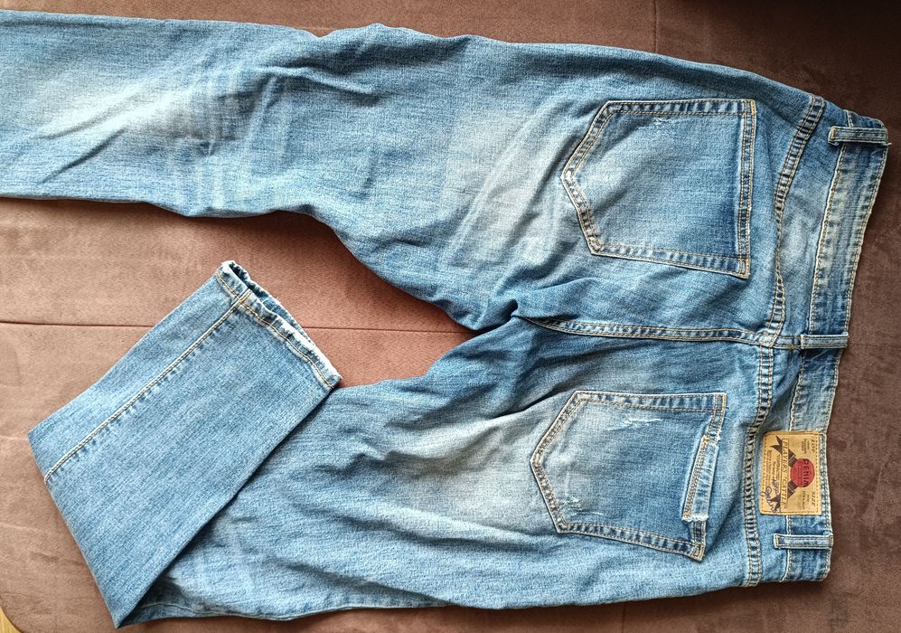 Мъжки дънки номер 32.