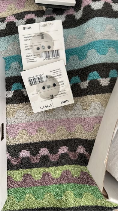 Продам розетки JUNG GIRA