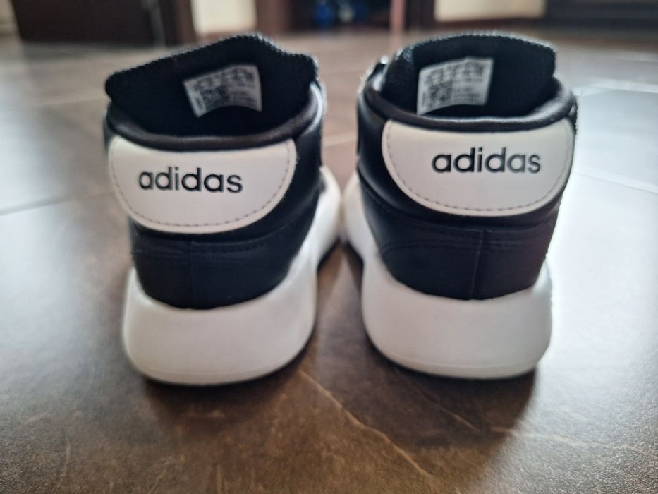 Adidas Grand court Mid 23