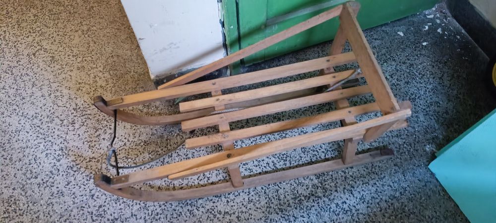 Стара шейна от дърво