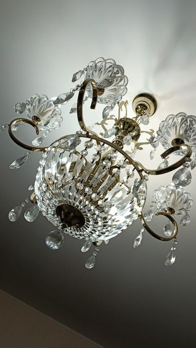 Продам люстру 9 рожков