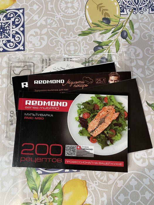 Мультиварка REDMOND RMC-M90