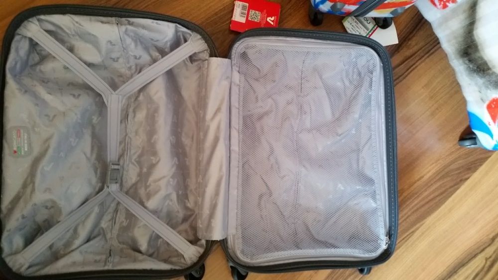 Сет от 3 бр твърди куфара Roncato