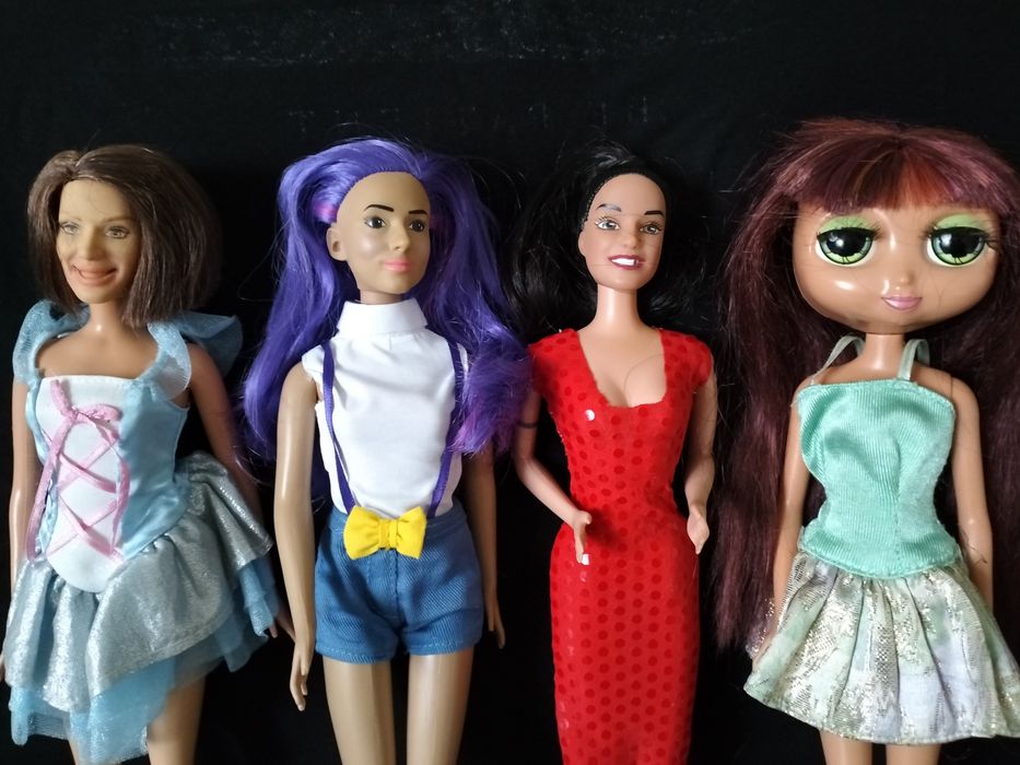 Păpuși Barbie diferite