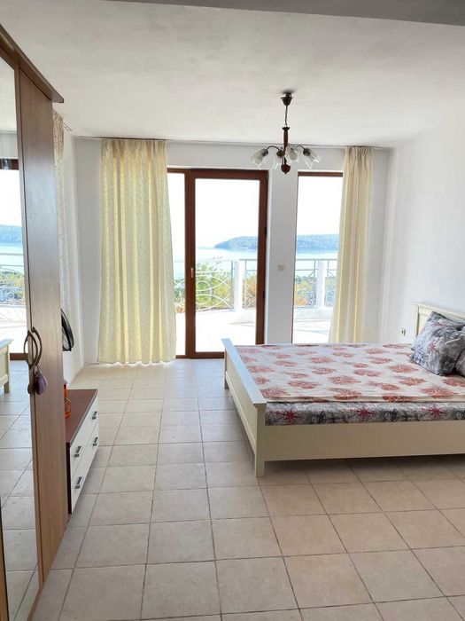 Дава се под наем Къща в Бургас, Център - 220 кв.м за 1300 € - Снимка #5