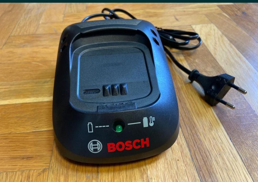 Banc încărcare 1-18V, Li-Ion, tip Scoica, utilizat, original-Bosch.