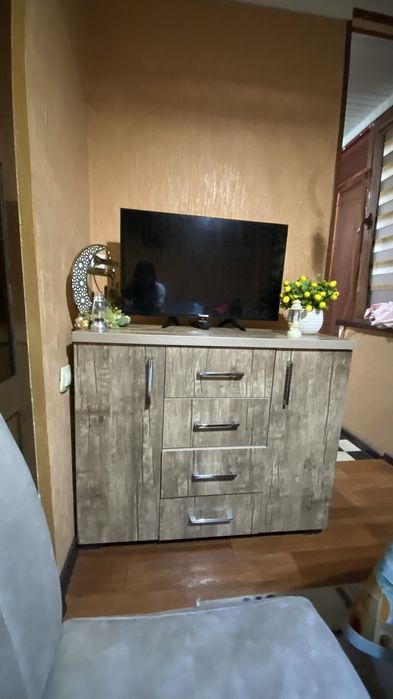 Комод с ящиками и шкафчиками в хорошем состоянии