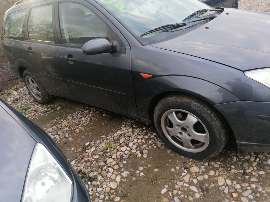 Aripa far capota trager usa geam Ford Focus