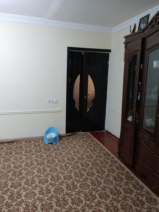 Продаётся 4комнатная квартира гульбахор возле,налоговый