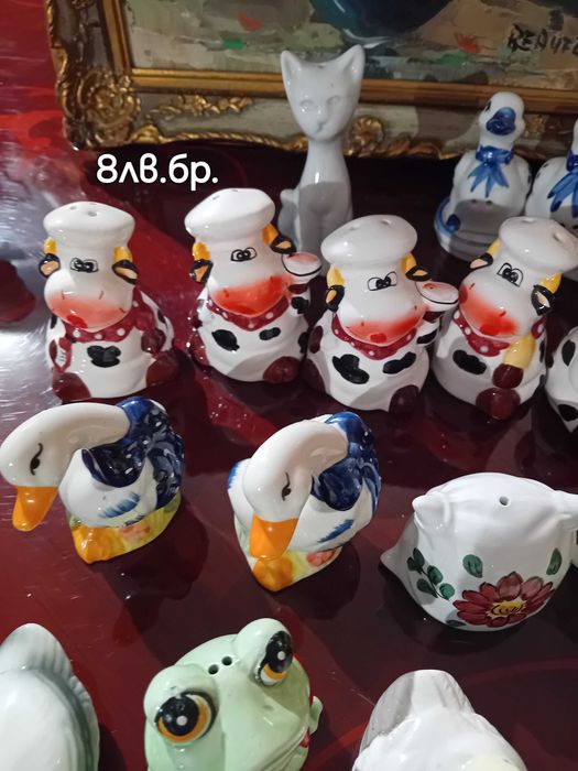 Фигури,свещници,солници,ангелчета и други.