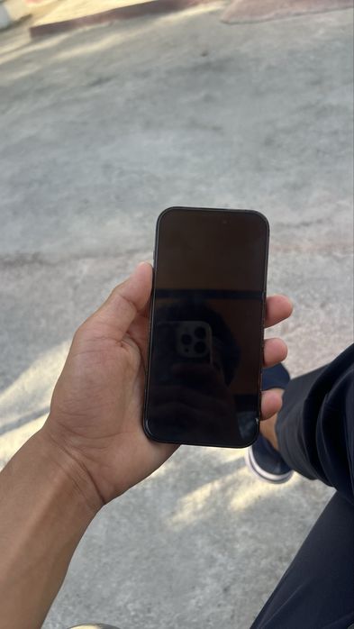 Iphone 14 pro qora