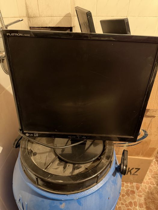 Манитор для компьютера