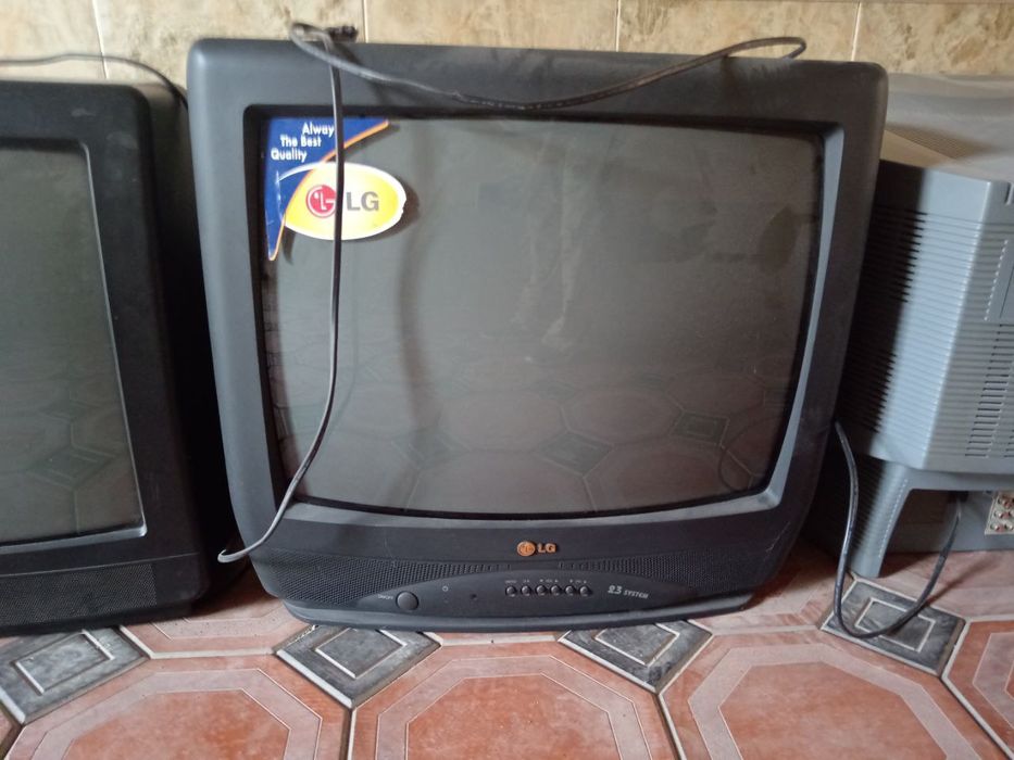 Продаётся старый телевизор 3 модели
