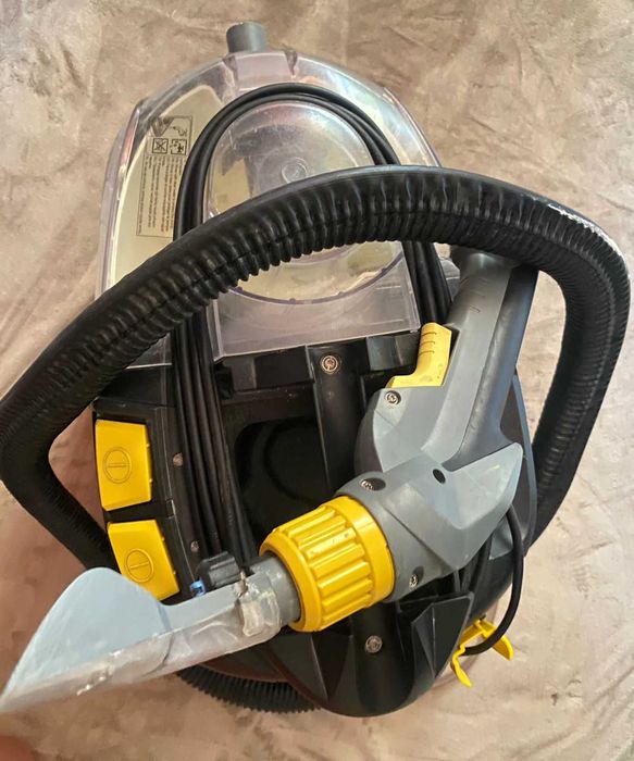 Продам моющий пылесос KARCHER