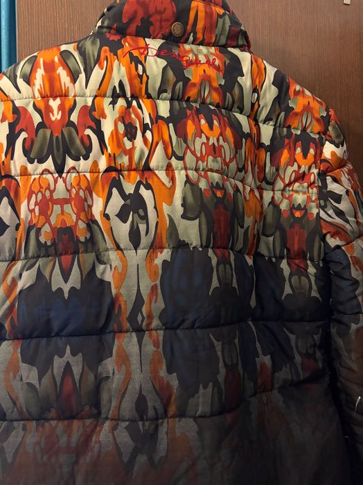 Дву лицево топло якенце с ефектен принт!