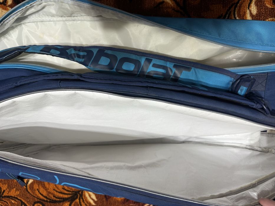 Продам теннисную(бадминтоную сумку)