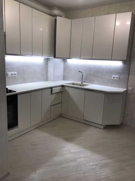 Дава се под наем Двустаен апартамент в София, Център - 55 кв.м за 402.39 € - Снимка #4