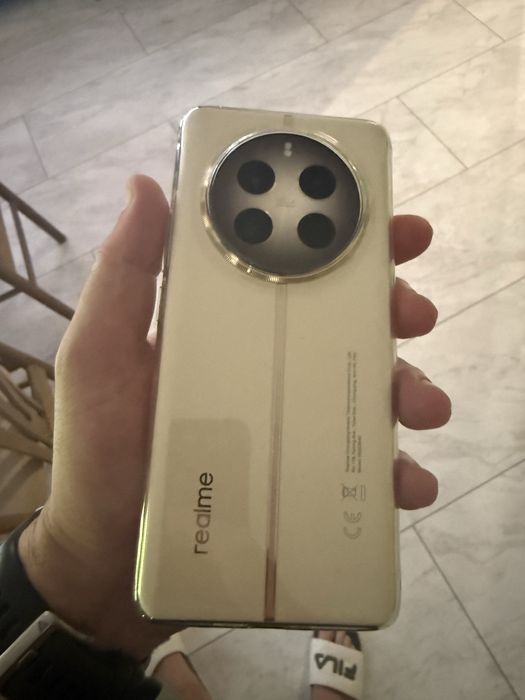 Продавам телефон Realme 12 Pro + 5G