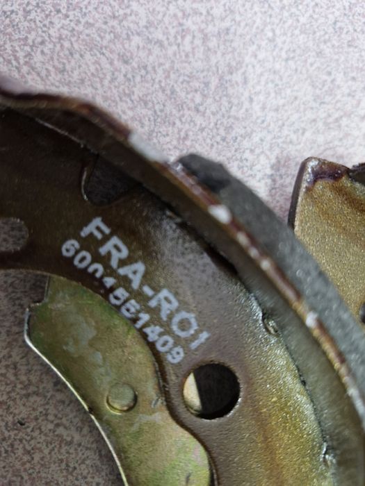 Колодки на Рено Дастер новые.